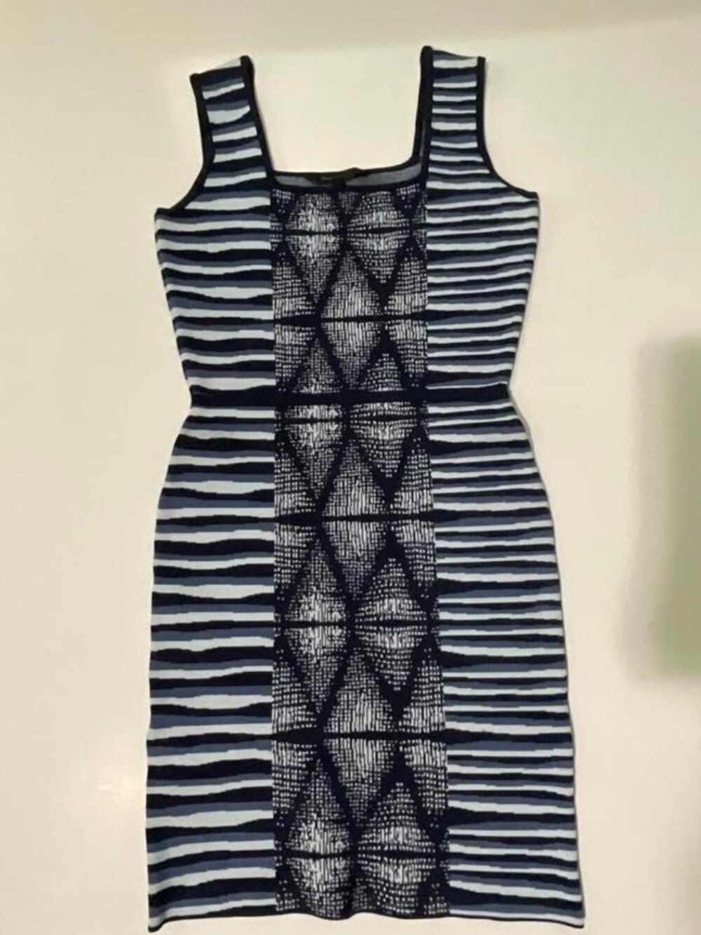 BCBG Max Azria Hailey Shibori Dress, Size XS,Blue & White Patterned Knit Bodycon